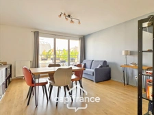 Appartement 3 pièces dans une résidence recherchée, avec balcon et parking 