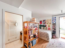 Maison familiale contemporaine avec jardin