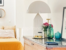 Maison familiale contemporaine avec jardin