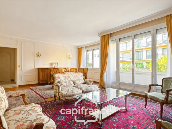 Appartement spacieux quartier Saint-James