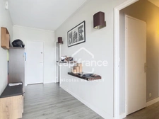 Appartement spacieux avec cave & parking