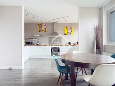 Appartement spacieux avec cave & parking