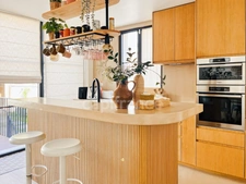 Maison familiale contemporaine avec jardin