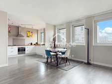 Appartement spacieux avec cave & parking
