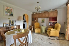 PERS-JUSSY, Maison des années 60 avec beau potentiel dans un environnement calme et champêtre