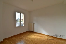 REIGNIER– MAISON FAMILIALE DE 117 M² AVEC JARDIN, 4 CHAMBRES, GARAGE FERMÉ ET PARKING PRIVATIF