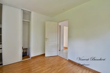 REIGNIER– MAISON FAMILIALE DE 117 M² AVEC JARDIN, 4 CHAMBRES, GARAGE FERMÉ ET PARKING PRIVATIF