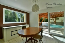 PROPRIÉTÉ DE CHARME D'ENVIRON 208 m² AVEC PARC ARBORÉ, PISCINE COUVERTE ET T2 INDÉPENDANT – ARENTHON (74800)
