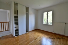 REIGNIER– MAISON FAMILIALE DE 117 M² AVEC JARDIN, 4 CHAMBRES, GARAGE FERMÉ ET PARKING PRIVATIF