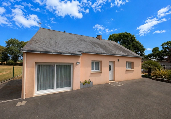 Maison de plain pied - 5 pièces SIXT SUR AFF (35) - garage indépendant