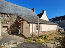 Dpt Morbihan (56) VAL D'OUST, Maison en pierre de caractère - vie de plain pied - 4 chambres - accès direct commerces - jardin - 10 min Ploërmel et Malestroit