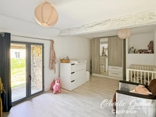 LONGÈRE RÉNOVÉE 165 m² – LUMINEUSE, BEAUX VOLUMES ET CHARME DE LA PIERRE