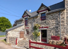 A vendre Maison en pierre 5 pièces - Les Fougerêts (56) - La Gacilly - dépendance - locatif - piscine - four à pizzas
