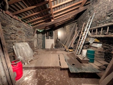 Maison en pierre avec dépendances et jardin – La Chapelle-Gaceline (La Gacilly) - grand terrain - véranda - charme - garage