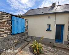 SAINT-JUST – LONGÈRE BRETONNE 240 M² – 5 CHAMBRES – TERRAIN 2 369 M² – GRANDES DÉPENDANCES