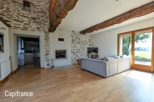 Longère rénovée PLOERMEL (Morbihan) – 140 m² – 4 chambres – Terrain arboré 2700 m² – Dépendance – DPE C – 25 min Vannes