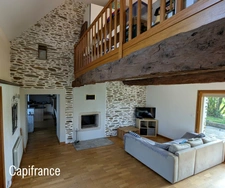 Longère rénovée PLOERMEL (Morbihan) – 140 m² – 4 chambres – Terrain arboré 2700 m² – Dépendance – DPE C – 25 min Vannes