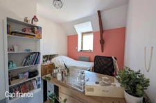 Longère rénovée PLOERMEL (Morbihan) – 140 m² – 4 chambres – Terrain arboré 2700 m² – Dépendance – DPE C – 25 min Vannes