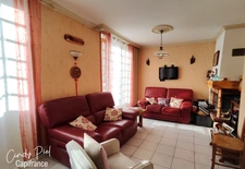 Dpt Morbihan (56) VAL D'OUST, Maison en pierre de caractère - vie de plain pied - 4 chambres - accès direct commerces - jardin - 10 min Ploërmel et Malestroit