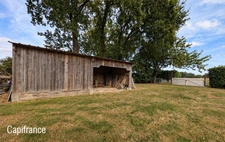 SAINT-JUST – LONGÈRE BRETONNE 240 M² – 5 CHAMBRES – TERRAIN 2 369 M² – GRANDES DÉPENDANCES