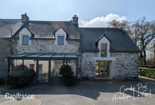 Longère rénovée PLOERMEL (Morbihan) – 140 m² – 4 chambres – Terrain arboré 2700 m² – Dépendance – DPE C – 25 min Vannes