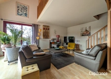 Maison familiale en pierre, 4 chambres, terrain arboré, proche commodités, Vannes, Ploërmel, vie de plain-pied, rénovation, tout-à-l'égout.
