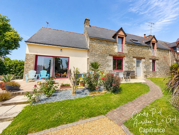 Maison familiale en pierre, 4 chambres, terrain arboré, proche commodités, Vannes, Ploërmel, vie de plain-pied, rénovation, tout-à-l'égout.