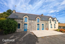 SAINT-JUST – LONGÈRE BRETONNE 240 M² – 5 CHAMBRES – TERRAIN 2 369 M² – GRANDES DÉPENDANCES