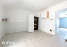 SAINT-JUST – LONGÈRE BRETONNE 240 M² – 5 CHAMBRES – TERRAIN 2 369 M² – GRANDES DÉPENDANCES