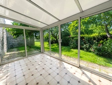 Maison en pierre avec dépendances et jardin – La Chapelle-Gaceline (La Gacilly) - grand terrain - véranda - charme - garage