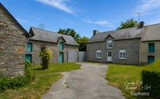 Maison en pierre avec dépendances et jardin – La Chapelle-Gaceline (La Gacilly) - grand terrain - véranda - charme - garage