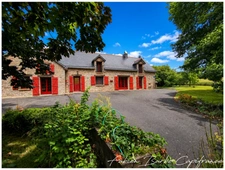 À vendre – Charmante longère en pierre avec dépendance à MERNEL (proche Guer & Brocéliande)