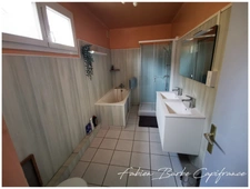 IMMEUBLE DE RAPPORT centre ville de Guer – 394 m²  (56)