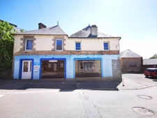 Dpt Morbihan (56), à vendre MAURON immeuble 