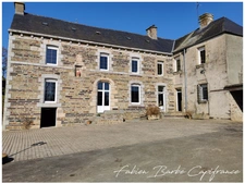 15th century manor house in Néant-sur-Yvel (56430)