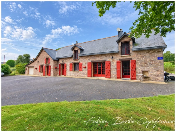 À vendre – Charmante longère en pierre avec dépendance à MERNEL (proche Guer & Brocéliande)
