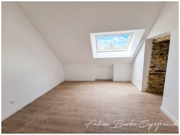 Grande longère 170 m² avec une partie rénovée (56800)