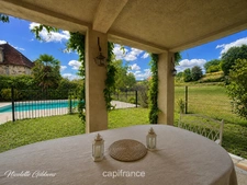  Gagnac-sur-Cère – Grange restaurée avec piscine et vue sur la campagne