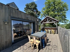 Ensemble de propriété - 3 maisons restaurées et une vaste grange secteur Lanteuil