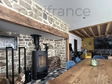 Ensemble de propriété - 3 maisons restaurées et une vaste grange secteur Lanteuil