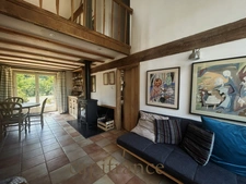 Ancienne grange entièrement restaurée en maison d'habitation avec 4 chambres, 9334m2 de terrain