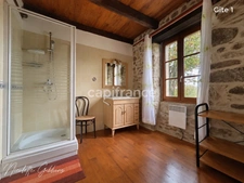  CORRÈZE – PROPRIÉTÉ SUR 6 HECTARES, SOURCE, FORET AVEC MAISON PRINCIPALE ET 4 GÎTES – VALLÉE DE LA DORDOGNE