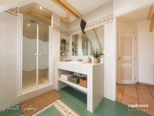 EXCLUSIVITÉ – BELLE DEMEURE DE CARACTÈRE AVEC GRAND PARC ET PISCINE AU CŒUR DE MEYSSAC