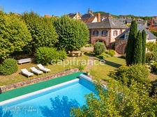 EXCLUSIVITÉ – BELLE DEMEURE DE CARACTÈRE AVEC GRAND PARC ET PISCINE AU CŒUR DE MEYSSAC