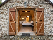  CORRÈZE – PROPRIÉTÉ SUR 6 HECTARES, SOURCE, FORET AVEC MAISON PRINCIPALE ET 4 GÎTES – VALLÉE DE LA DORDOGNE