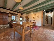  CORRÈZE – PROPRIÉTÉ SUR 6 HECTARES, SOURCE, FORET AVEC MAISON PRINCIPALE ET 4 GÎTES – VALLÉE DE LA DORDOGNE