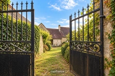 Maison de caractère du XIVe siècle avec grange et piscine – Proche à Beaulieu sur Dordogne, Vallée de la Dordogne, Corrèze