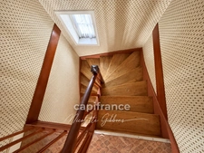 Maison de ville de 107 m² à rénover avec jardin clos – À 10 minutes du centre-ville