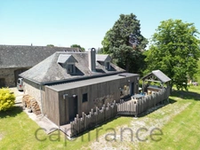Ensemble de propriété - 3 maisons restaurées et une vaste grange secteur Lanteuil