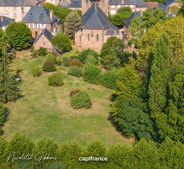 Ensemble de propriété - maison bourgeoise, deuxième logement/bureaux, grange, 1 hectare